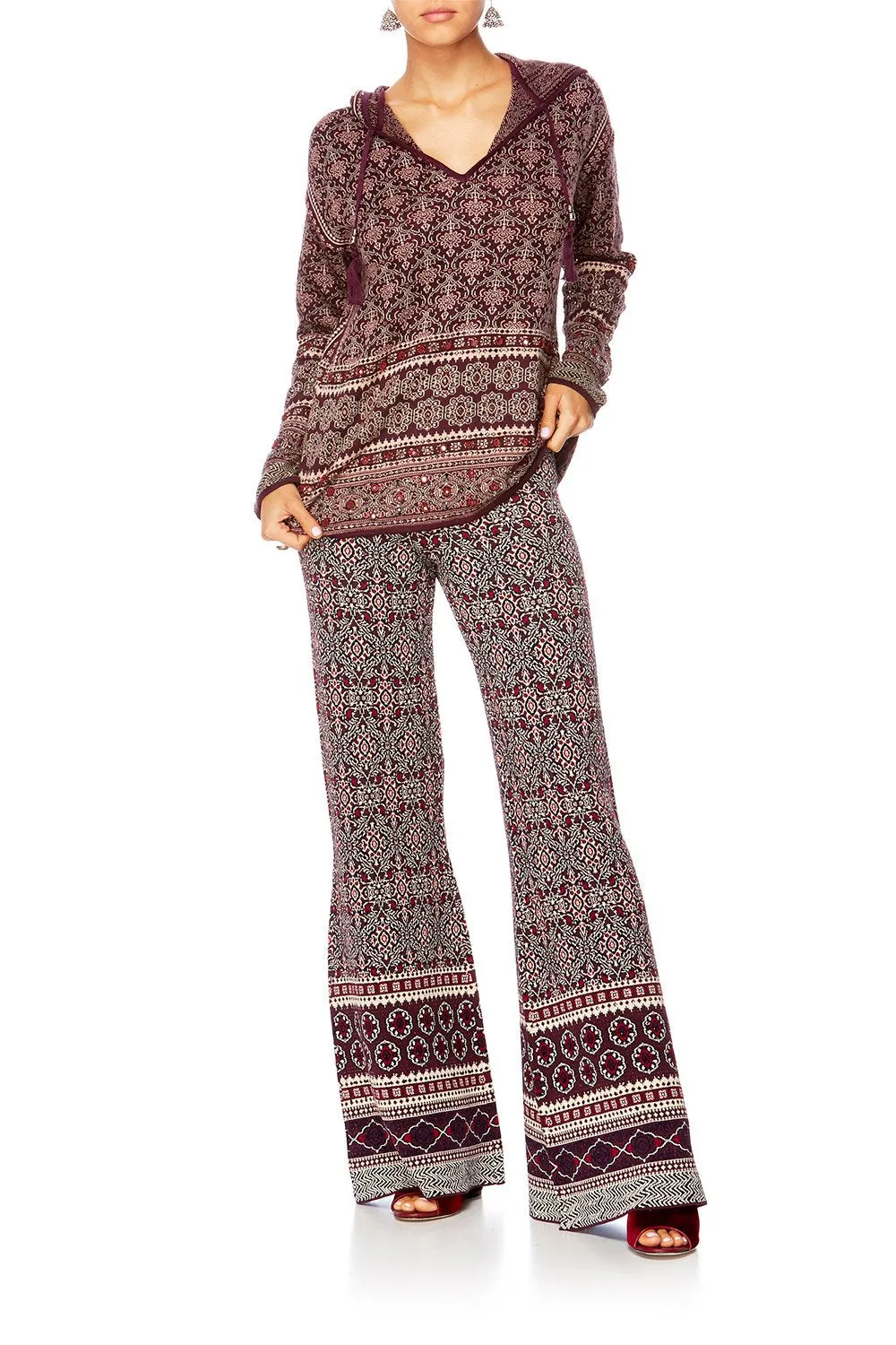 HOODED JUMPER WITH TASSLE MAPPED OUT