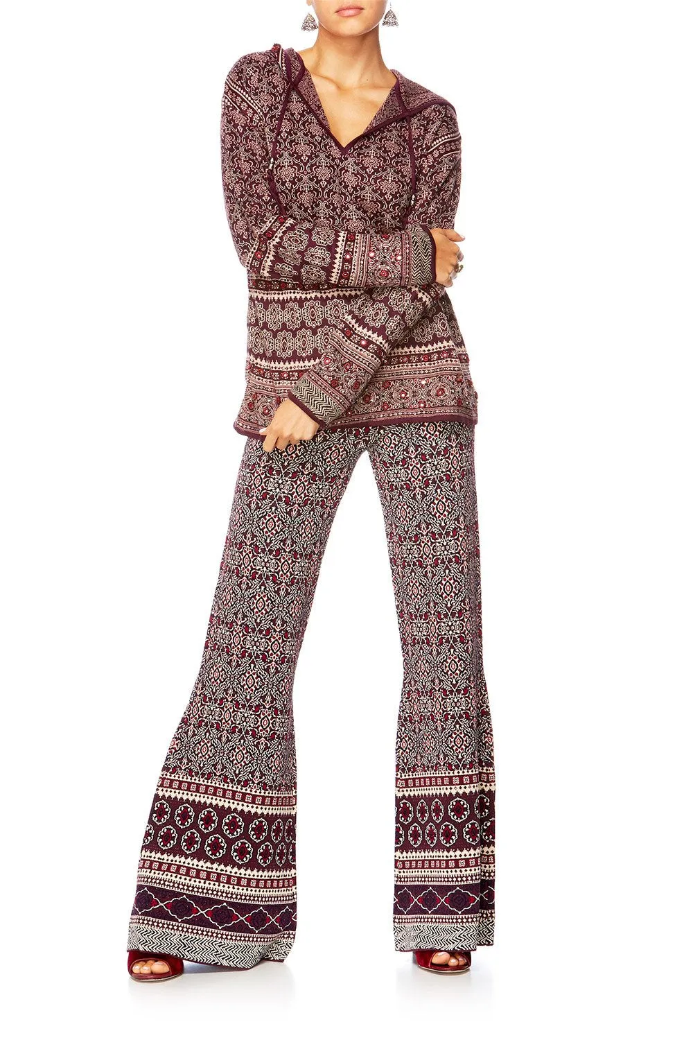 HOODED JUMPER WITH TASSLE MAPPED OUT