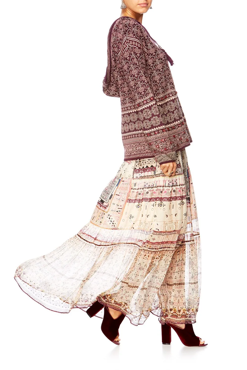 HOODED JUMPER WITH TASSLE MAPPED OUT