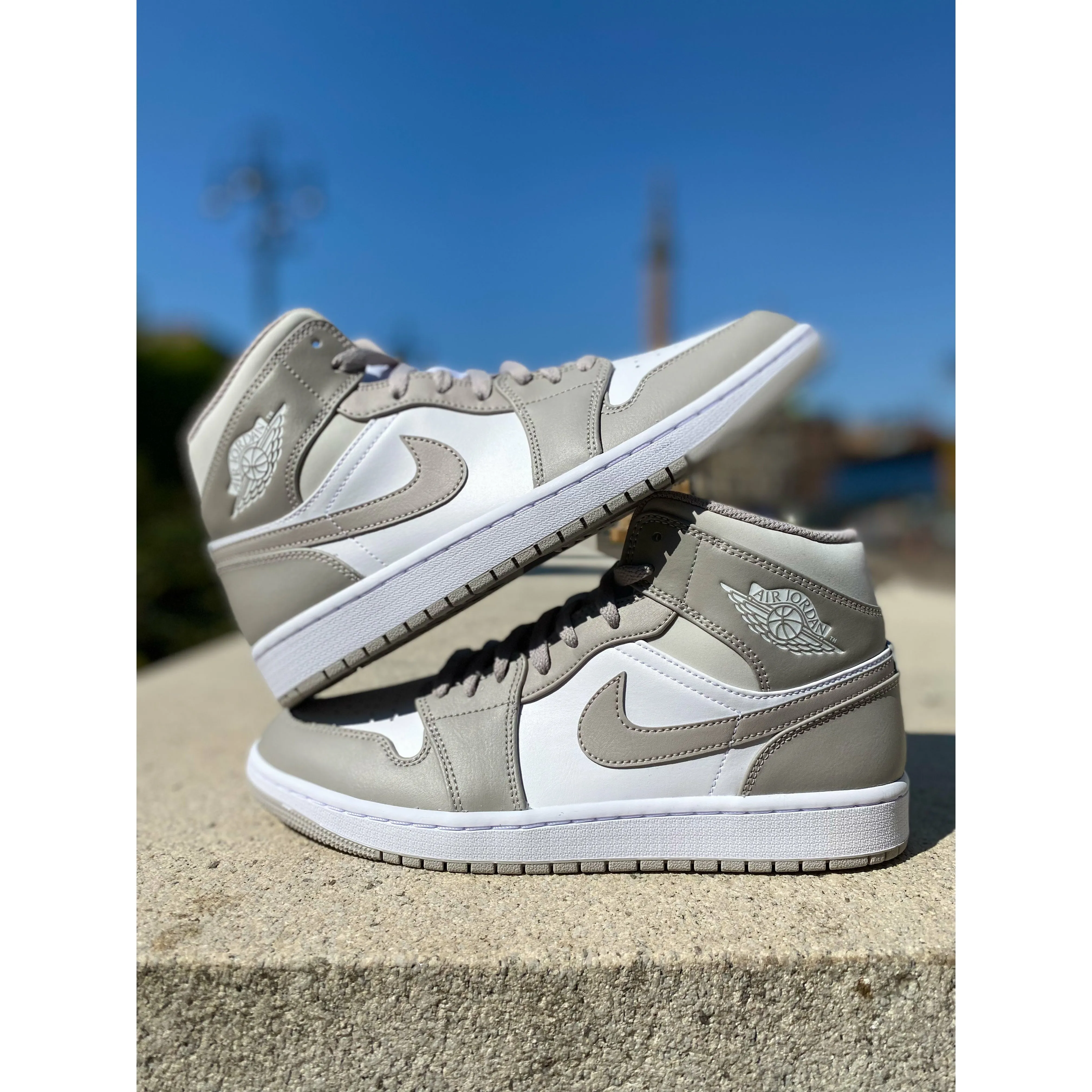 Jordan 1 Mid Linen